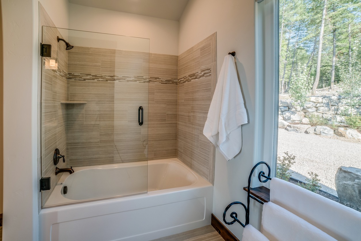 Shower & Tub Repair in Rio